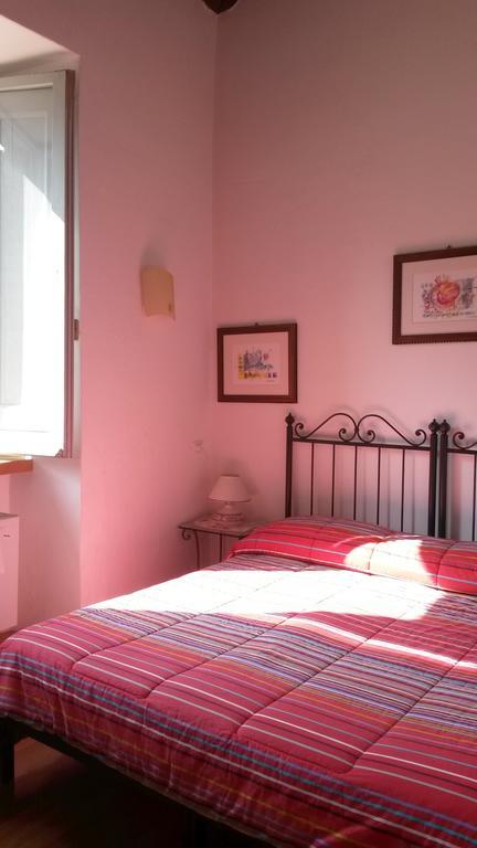 Camere Carli Ασίζη Δωμάτιο φωτογραφία